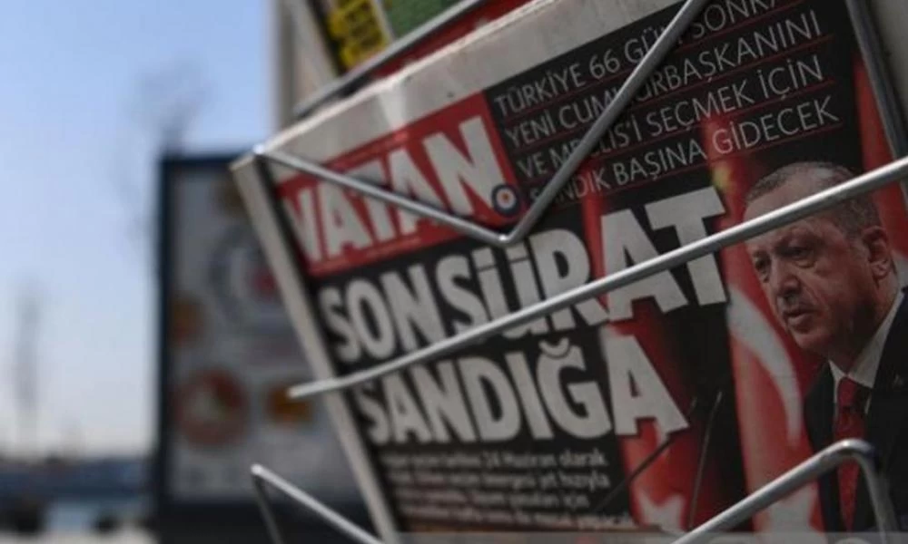 Ο Ερντογάν περισσότερο ελέγχει τα ΜΜΕ τόσο λιγότεροι τα πιστεύουν